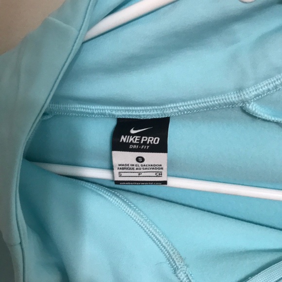 Nike Dri-fit quarter zip. - Picture 3 of 5